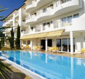 Rosenhotel Maria Theresia  в Лагундо