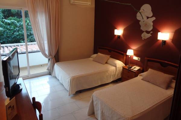 Hotel Restaurant Llansola 2* Испания, Сан-Карлос-де-ла-Рапита