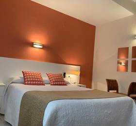 Hotel Restaurant Llansola в Сан-Карлос-де-ла-Рапите