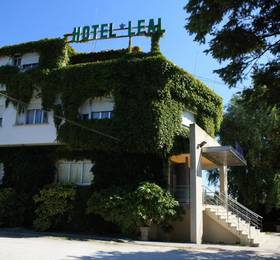 Hotel Leal - La Sirena  в Вильянуэва-де-Аросе