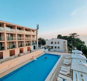 Hotel Mediteran Ulcinj  в Улцине