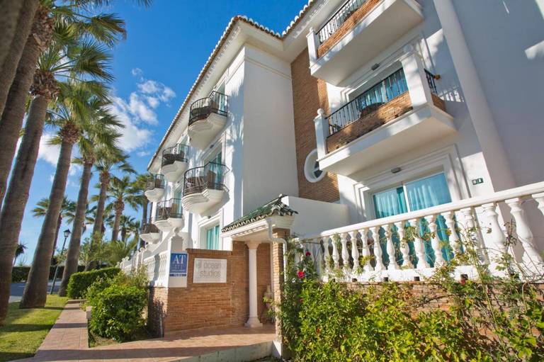 El Oceano Beach Hotel 