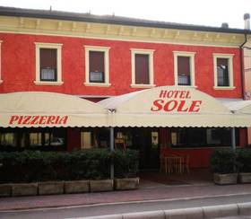 Albergo Pizzeria Sole  в Сан-Джованни-Лупатото