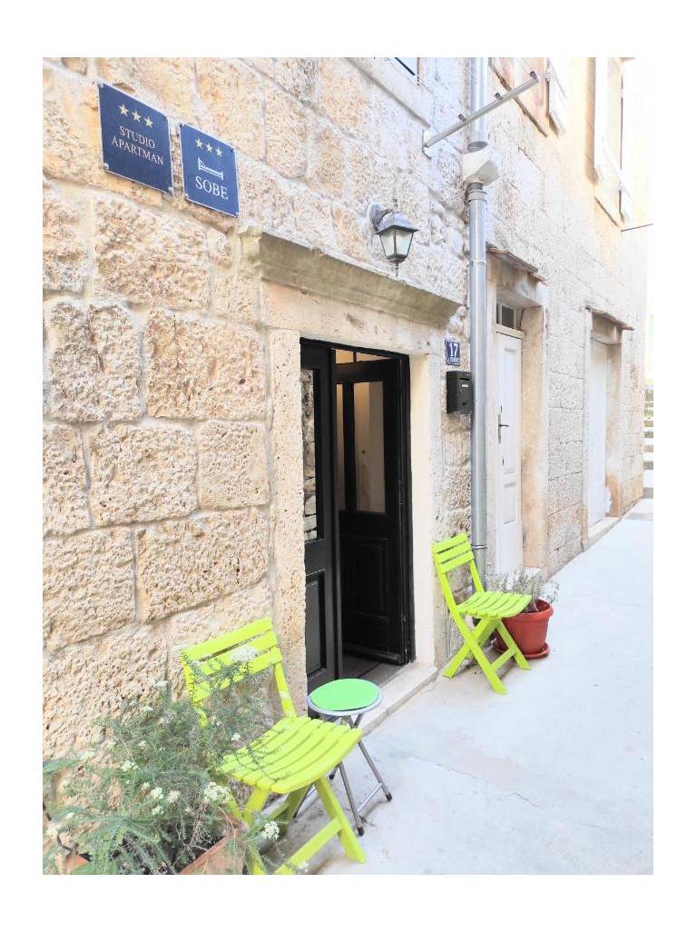 Apartments & Rooms As 