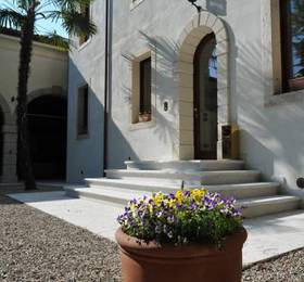 Villa Ferrario Relais  в Костермано
