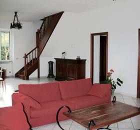 B&B La Casa Sul Lago  в Кастель-Гандольфо