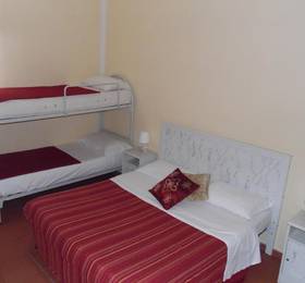 Agora Hostel Deluxe в Помпеи