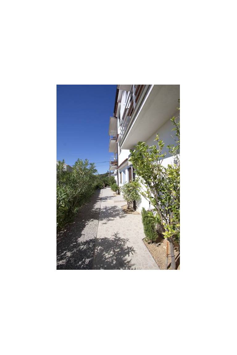 Apartments Nikolina 