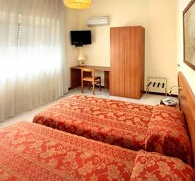 Hotel Rosengarten  в Павие