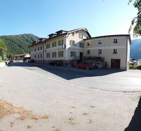 Hotel Adler Garni  в Цернеце