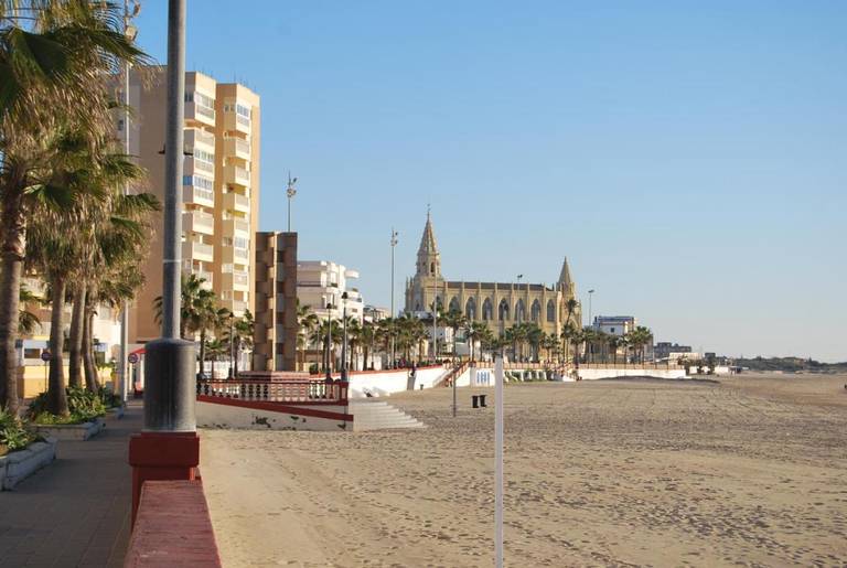 Hostal Rompeolas 