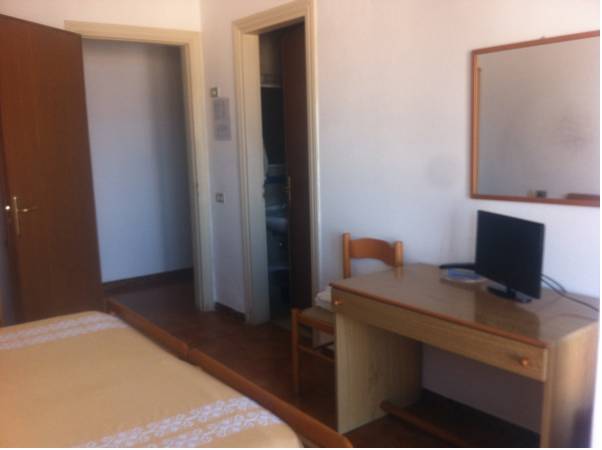 Hotel Pithaecusa  3*