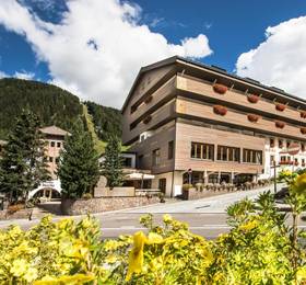 Posta Zirm Hotel в Корвара-ин-Бадие