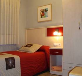 Hostal Badalona  в Бадалоне