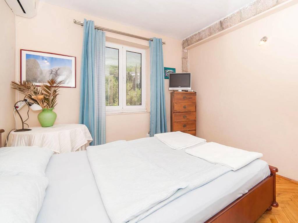 Zago Apartments  3*