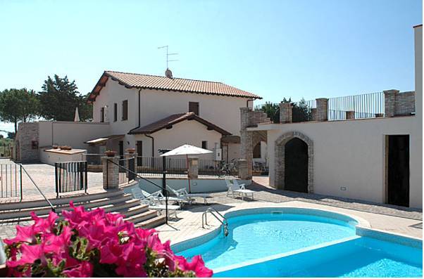 Borgo Valmarina Италия, Фоллоника