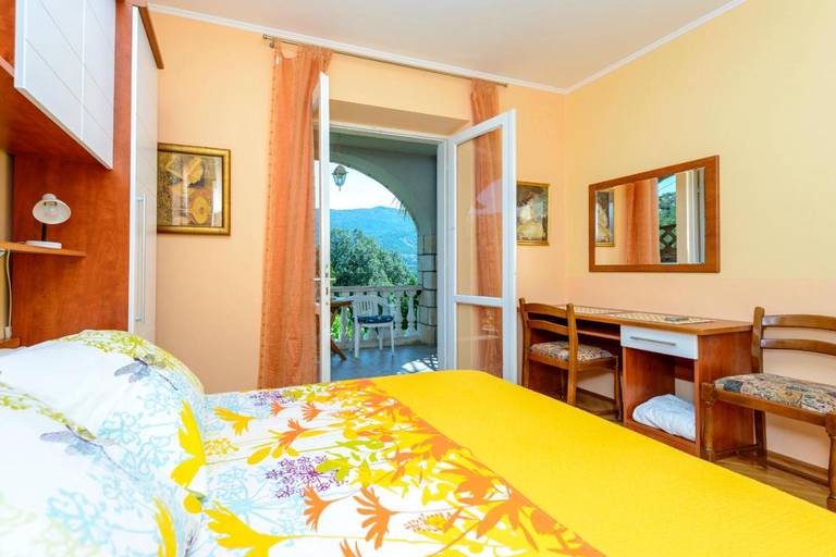 Two Palms Villa 
