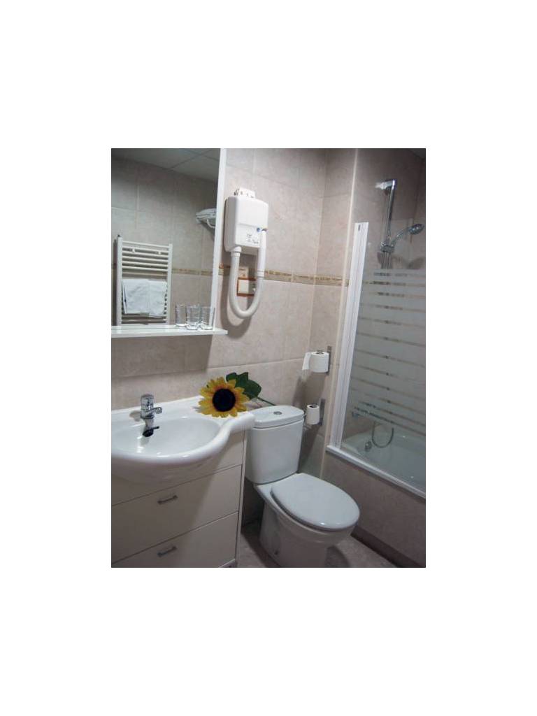 Hostal Fronton 