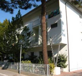 Hotel Sayonara  в Чезенатико