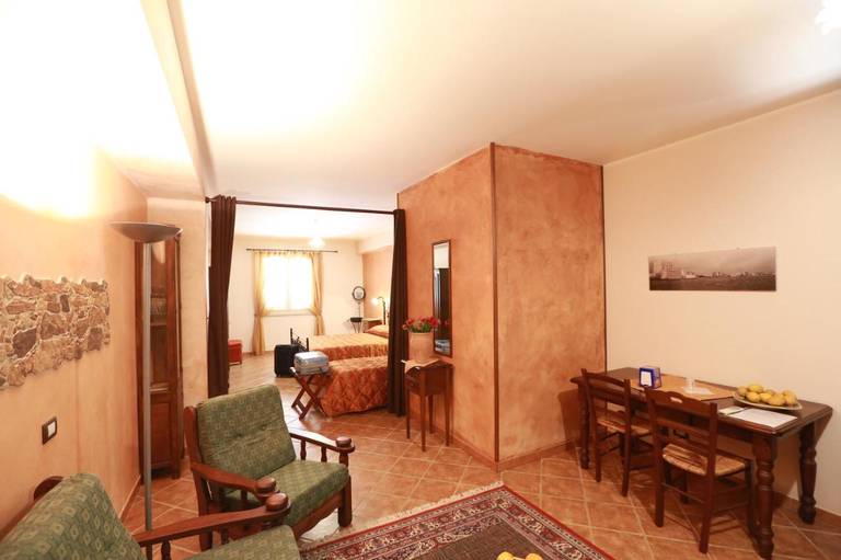 Sikania Suite 