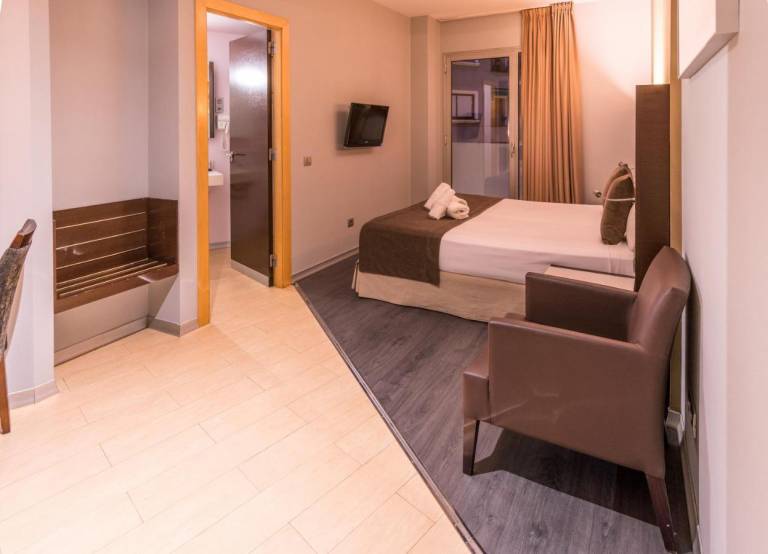 Madanis Hotel