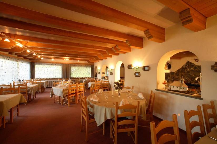 Hotel Cresta  3* Швейцария, Седрён