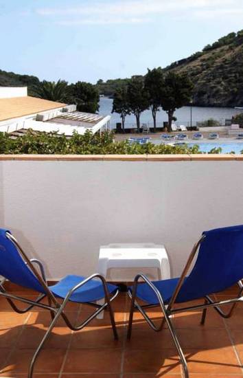 Hotel Calina 2* Испания, Кадакес
