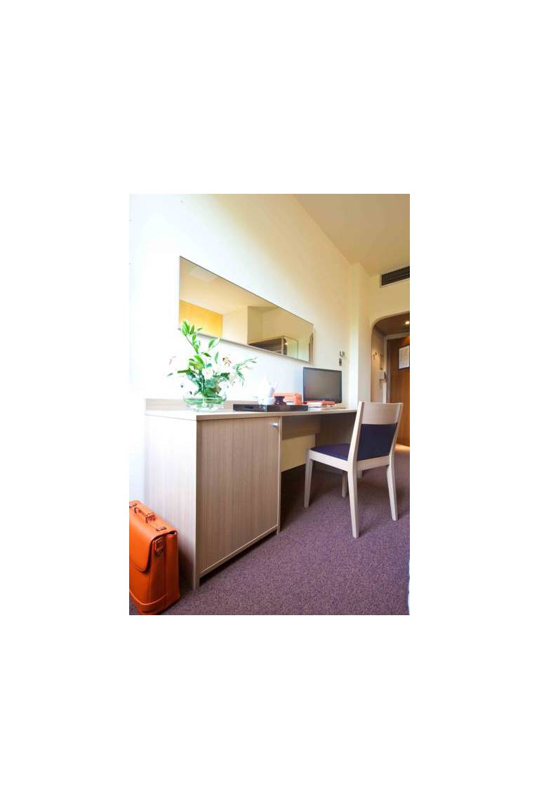 Hotel First 