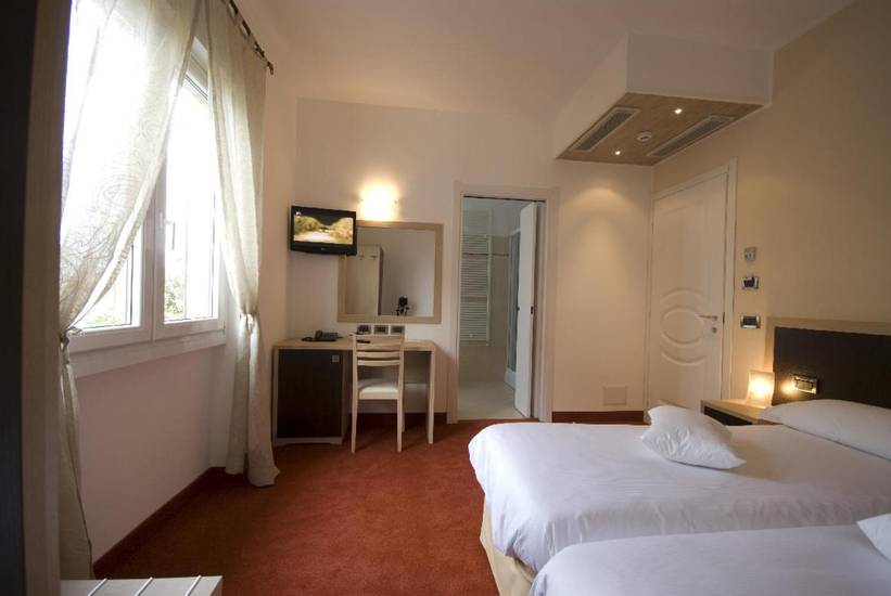 Hotel Lauro  3* Италия, Граведона