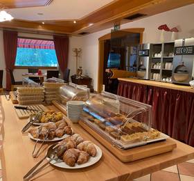 Hotel Larch  в Кампо-ди-Тренсе