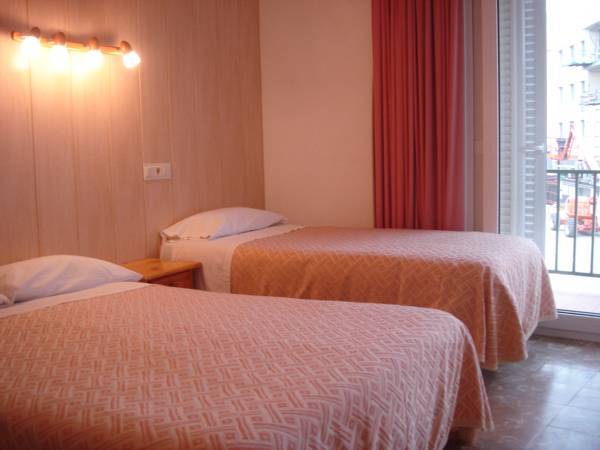 Hostal Rom 2* Испания, Коста Брава