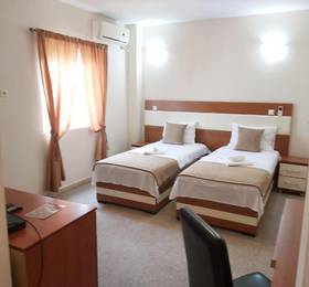 Hotel Zan  в Улцине