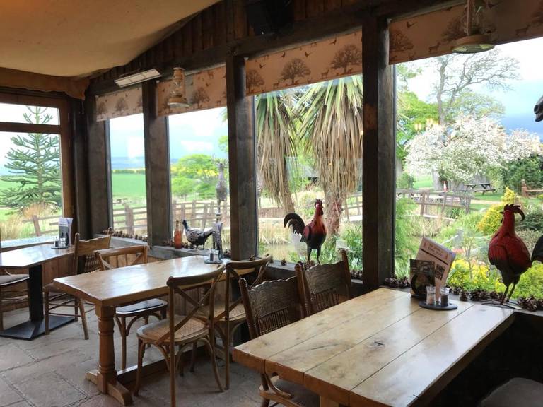 Crossbutts Stable Restaurant with Courtyard Rooms 