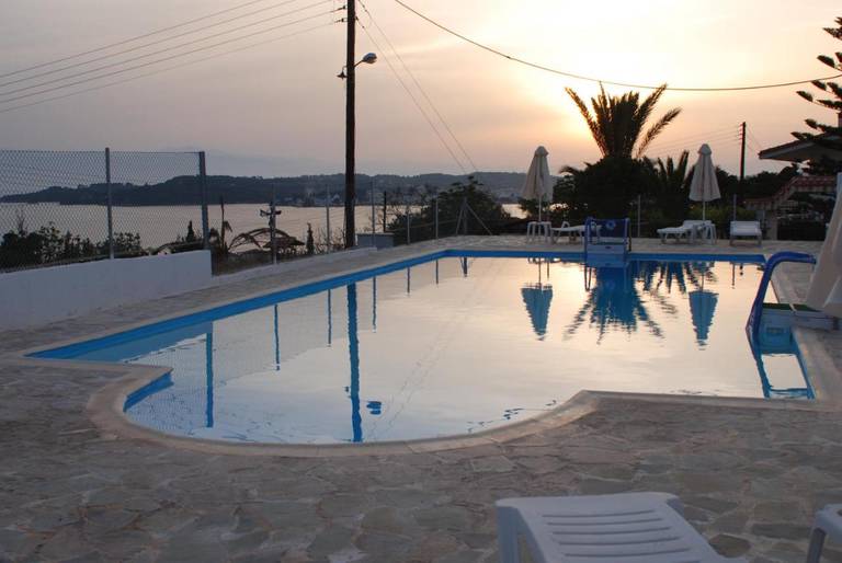 Long View Resort and Spa Rooms and Apartments
