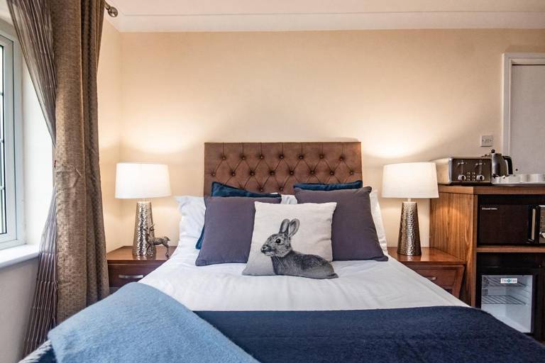 Waterhall Country House (Gatwick) 