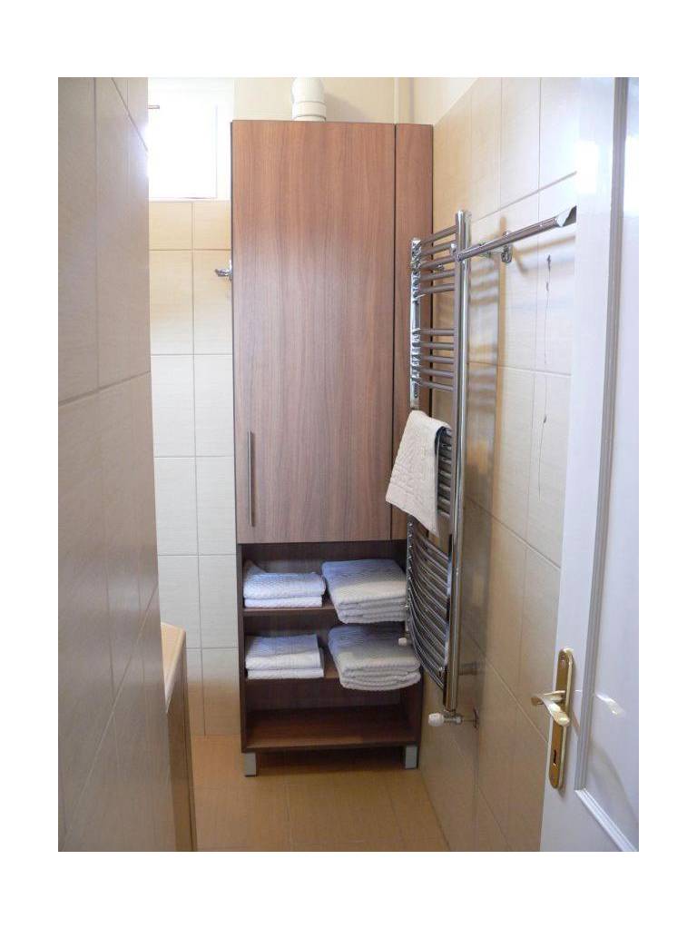 Szilfa Etterem Mariann Apartman 