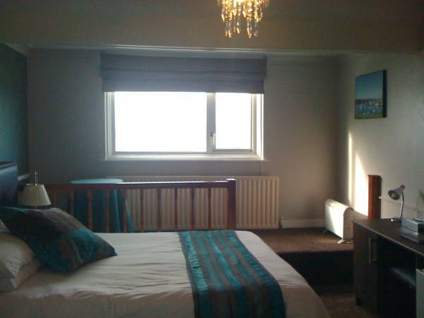 Avarest House Bed and Breakfast  Великобритания, Портраш