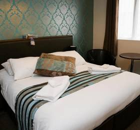 Avarest House Bed and Breakfast  в Портраше