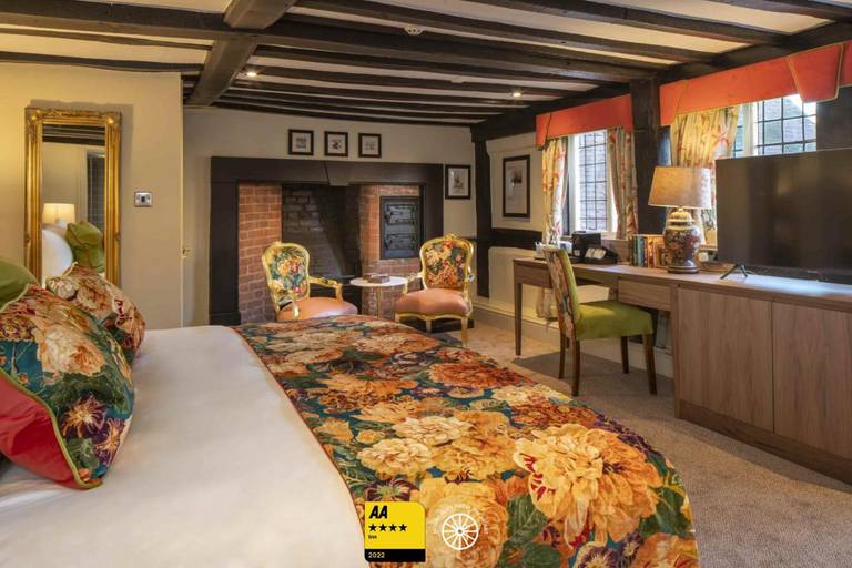 Tudor House Hotel  RelaxInnz 