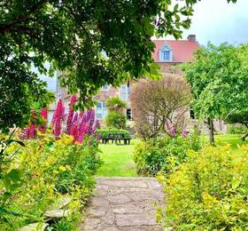 Ruswarp Hall Bed & Breakfast  в Уитби