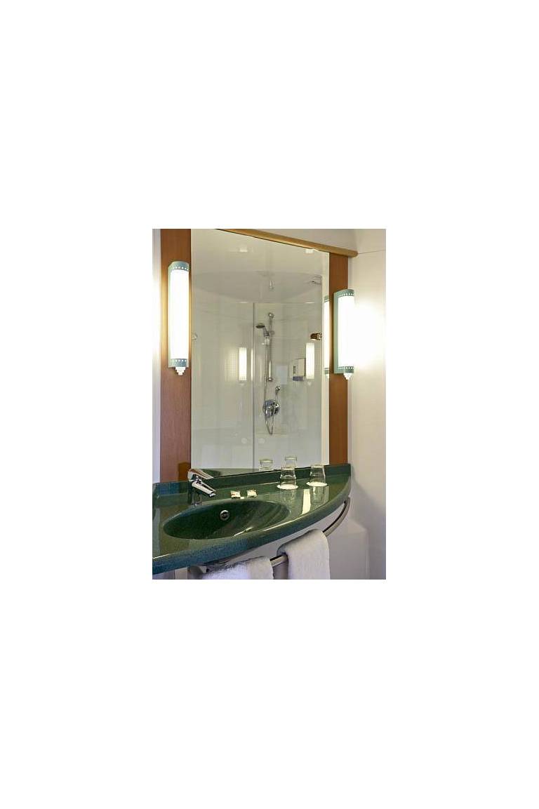 ibis London Gatwick Airport 