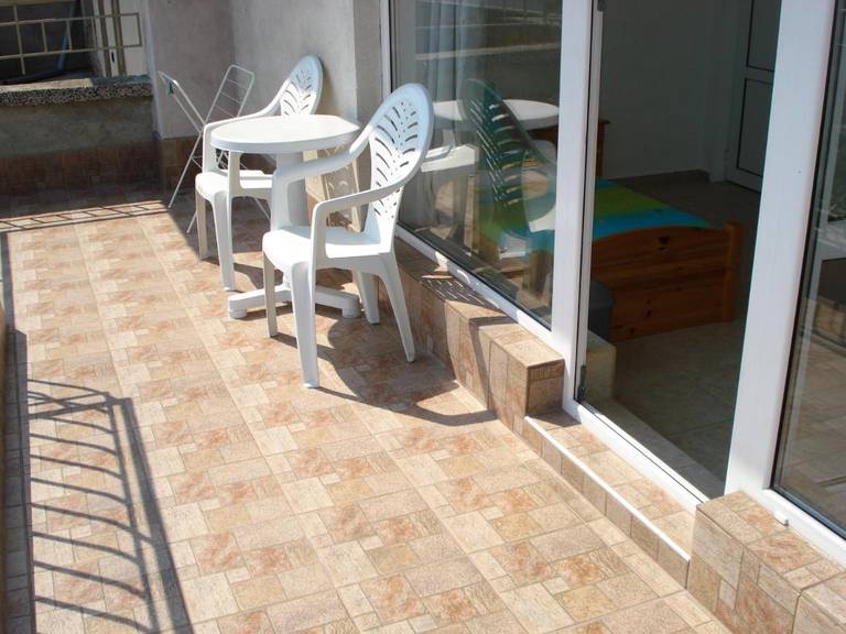 The Sunny Home Guesthouse 