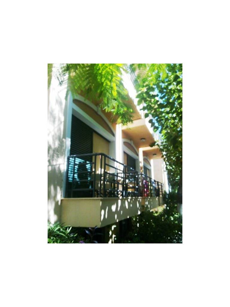 Rea Studios & Apartments 