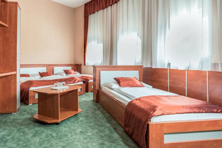 Europa Hotel Es Etterem 