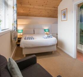 Discovery Accommodation  в Уитби