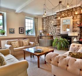Ty Croeso Boutique B&B  в Крикхауэлле