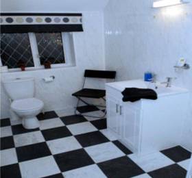 Tenterden Guest House  в Брэкнэлле