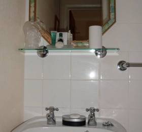 Tudorwood Guest House  в Фарнборо