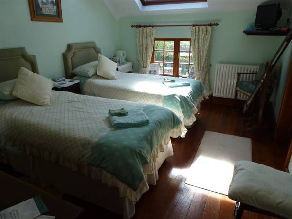 Burton Farmhouse B&B  4* Великобритания, Кингсбридж