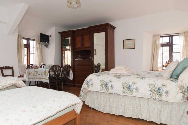 Burton Farmhouse B&B 